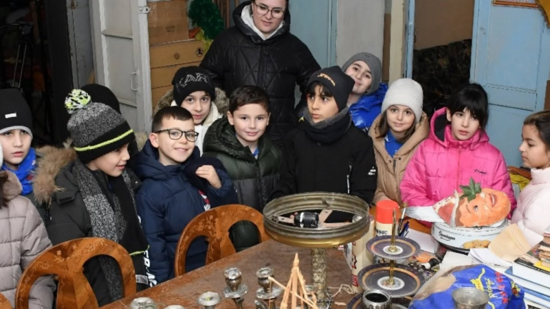 Məktəblilər Azərbaycanfilmdə nələr gördü?