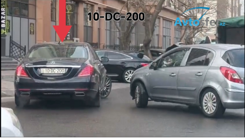 Tıxacda qabağa düşmək istəyən sürücü əks yollarla hərəkət etdi - VİDEO