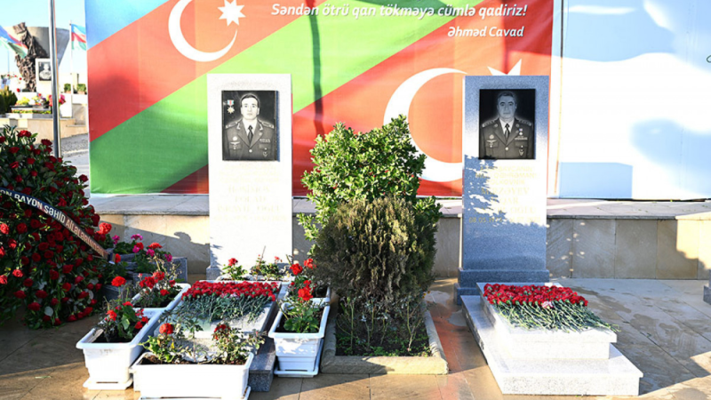 Milli Qəhrəman Polad Həşimovun məzarı ziyarət edilib