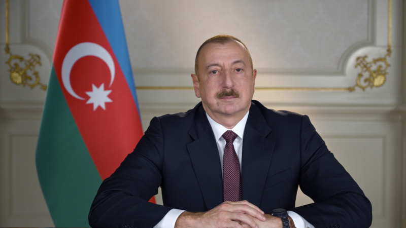 Dövlət büdcəsindən maliyyələşən təşkilatlarda çalışanların maaşları artırılıb
