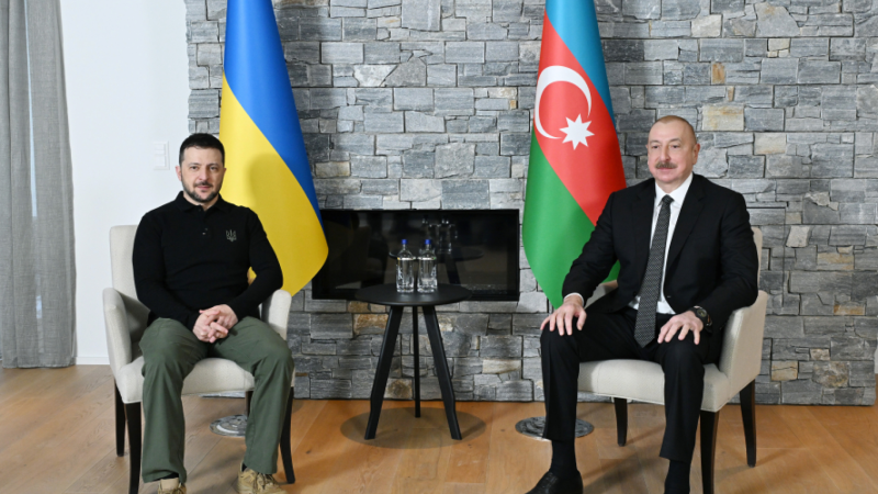 İlham Əliyev Davosda Volodimir Zelenski ilə görüşüb - FOTO