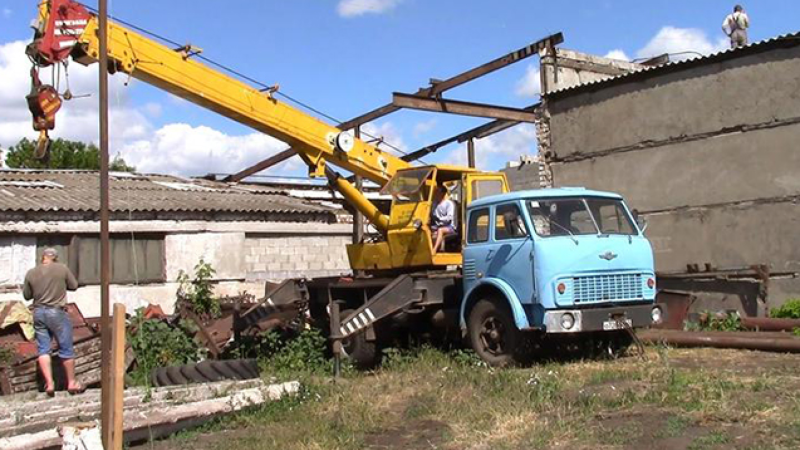 Kran sürücüsü faciəli şəkildə öldü