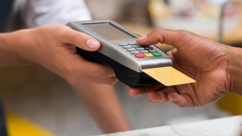 Bakıda kişi bank kartı oğurlayıb alış-veriş etdi