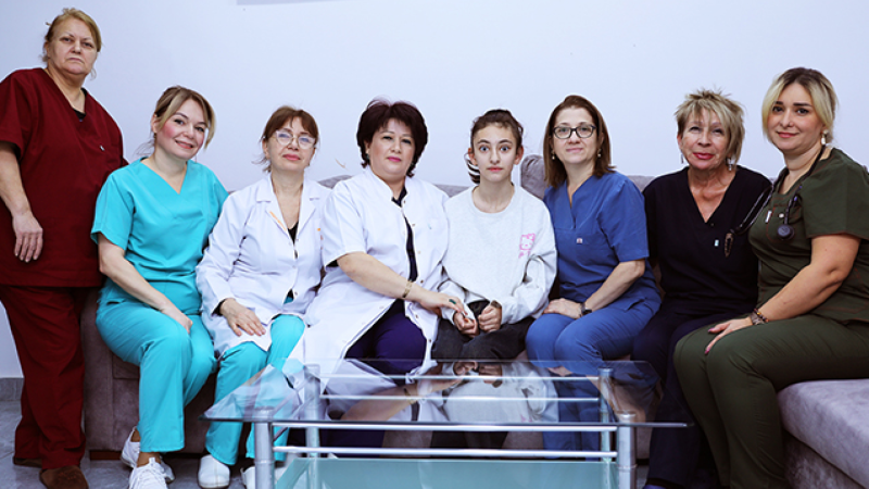 Azyaşlı qız 14 gün sonra komadan ayıldı