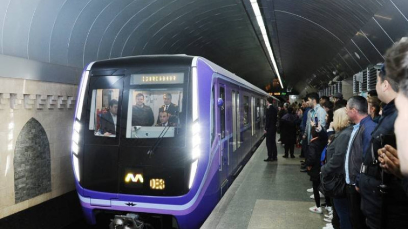 Bakı metrosunda 400-ə yaxın adam cərimələnib