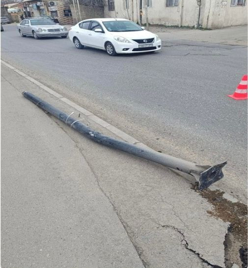 Bakıda məktəbin qarşısında qəza olub - FOTO