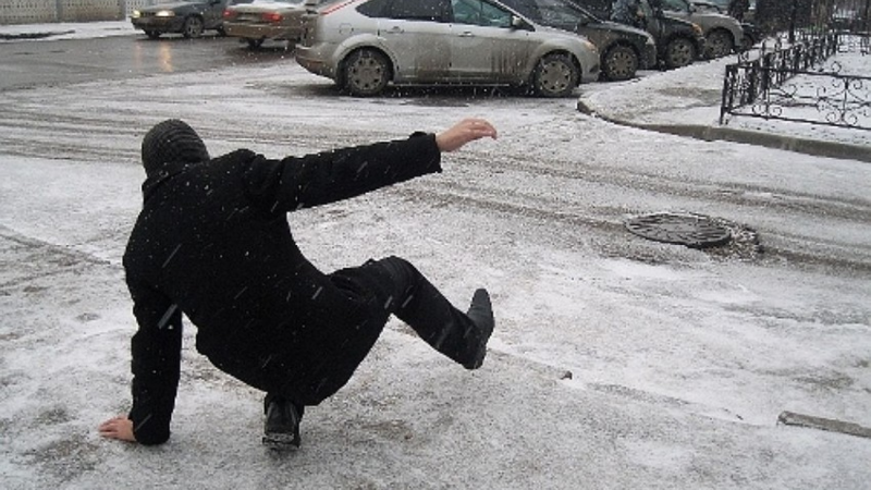 Qarlı havada xəsarət alan 24 nəfər təcili tibbi yardıma müraciət edib - YENİLƏNİB