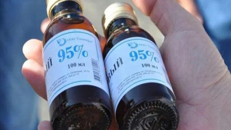 Bakıda ər-arvad metil spirtindən zəhərlənib öldü