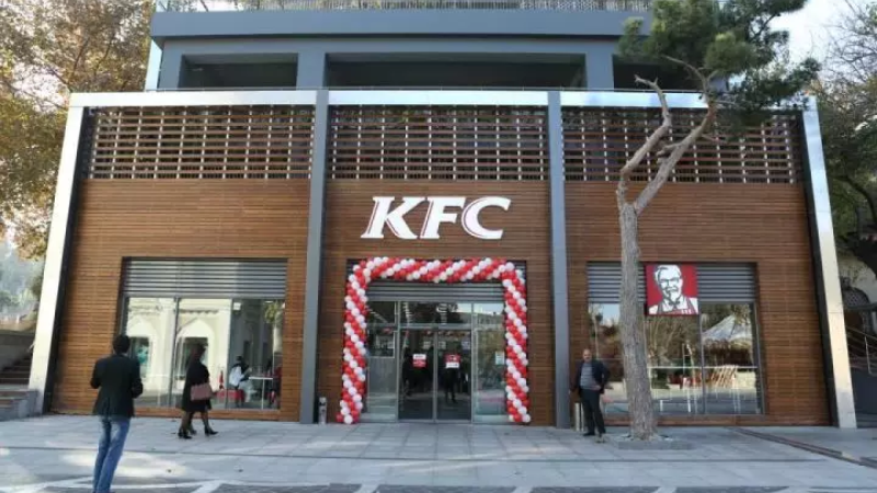 Fəvvarələr Meydanındakı “KFC” bağlanır