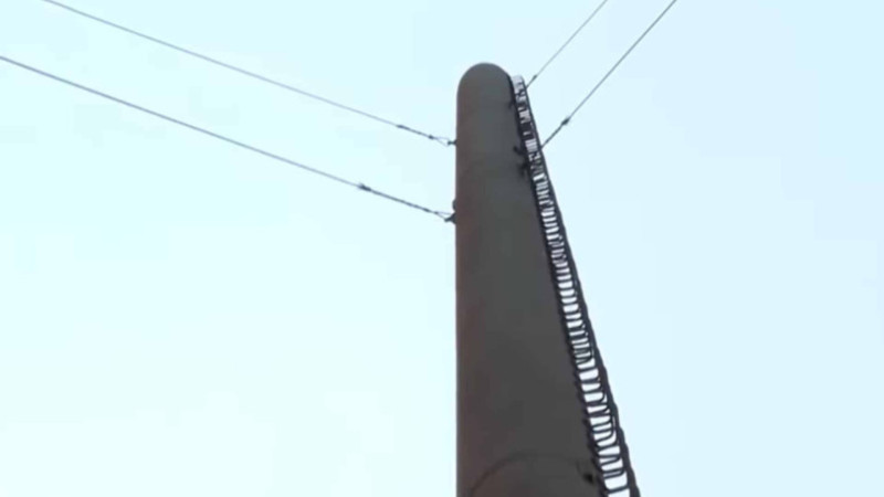 Bakının mərkəzində ŞOK İNTİHAR: Qazanxananın borusuna çıxıb özünü atdı