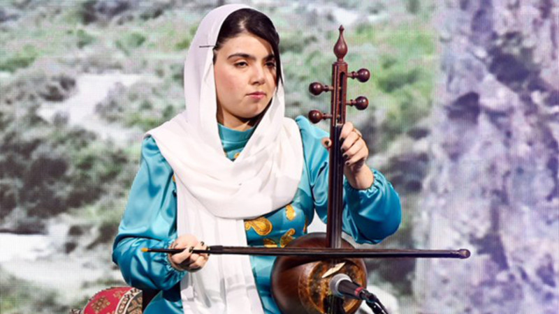 Prezidentin mükafatlandırdığı gənclər arasında o da var - FOTO 