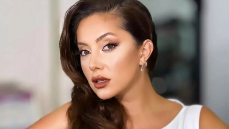 Müğənni Ayan dəbdəbəli evini göstərdi - VİDEO 