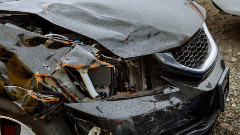 Sabunçuda avtomobillər toqquşub, yaralananlar var