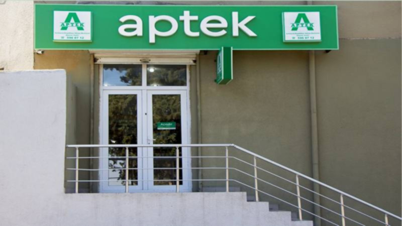 Aptekdən pul oğurladı, tutuldu