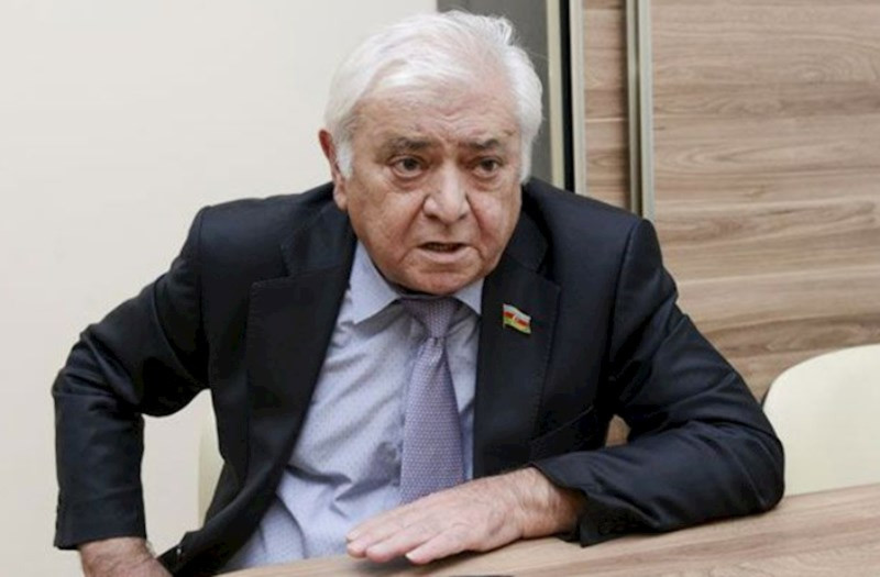 Aqil Abbas: Yola duz da tökdülər, qum da