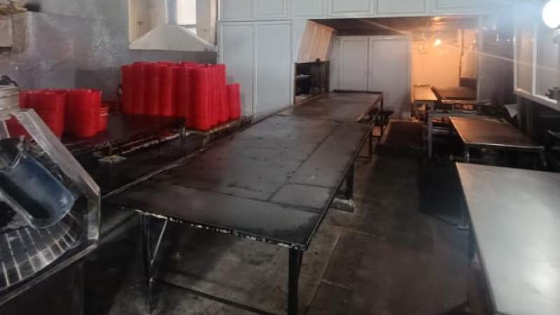 İçindən siqaret kötüyü çıxan çörəyin bişirildiyi sexdə yoxlama