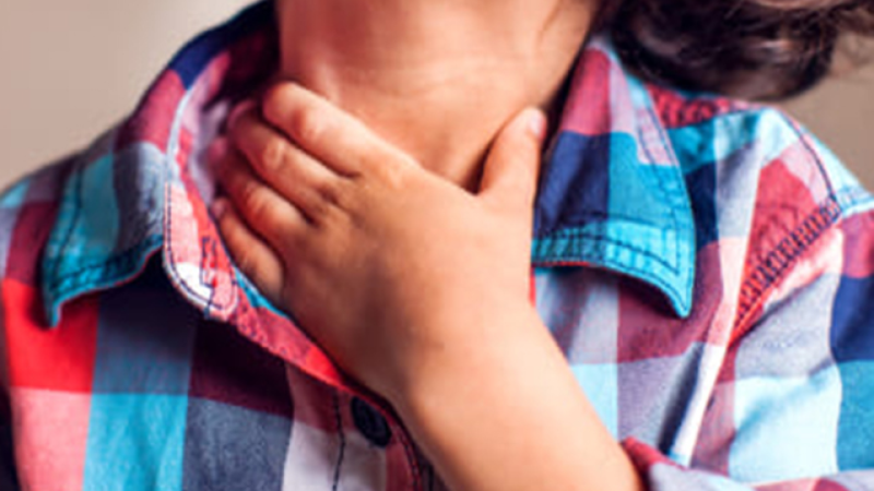 Boğazında qida qalan 8 yaşlı oğlan öldü