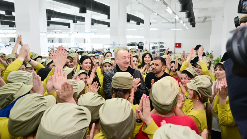 Prezident Xankəndi tikiş fabrikinin fəaliyyəti ilə tanış olub - FOTO