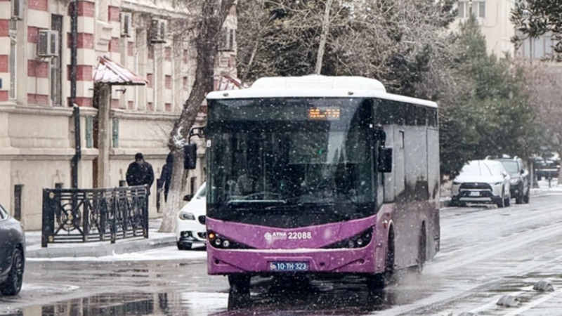 Sərnişinlərin DİQQƏTİNƏ: Bu gün avtobuslar saat 21:30-dək işləyəcək