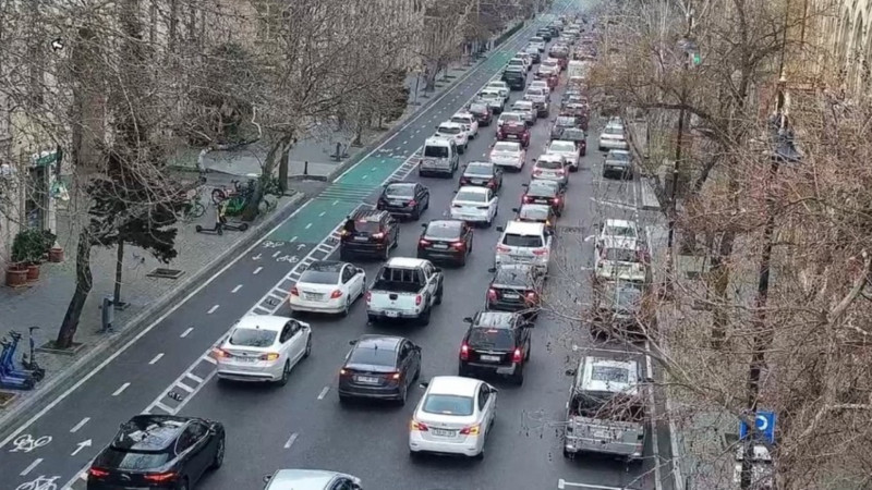 Bakıda tıxac olan yollar açıqlanıb – SİYAHI