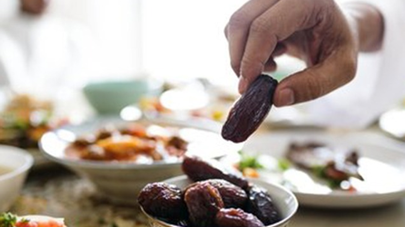 İlahiyyatçı alim: “İftar süfrəsi üçün məxsusi menyu qərarlaşdırılmayıb” – ÖZƏL AÇIQLAMA