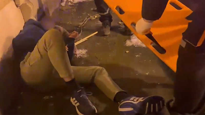 Köməksiz vəziyyətdə qalan vətəndaş xilas edildi - VİDEO 