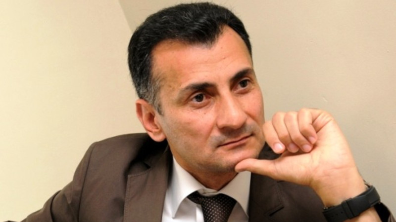 Mirşahin atasını itirdi