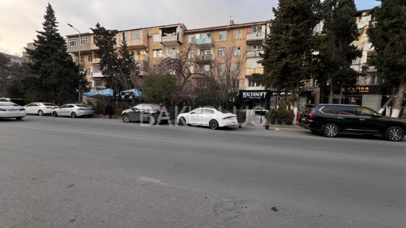 Bakının səki dərdi: “Az qala maşın vurmuşdu” - ŞİKAYƏT + FOTO