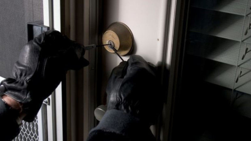 Bakıda silsilə oğurluq edən şəxslər ƏLƏ KEÇDİLƏR