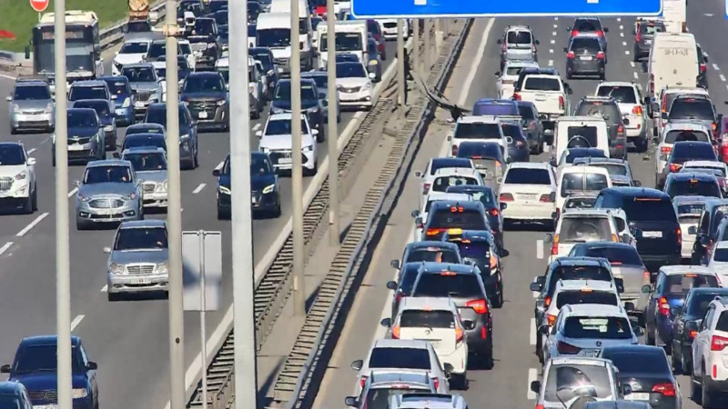 Aeroport şosesində yol-nəqliyyat hadisəsi olub, sıxlıq yaranıb