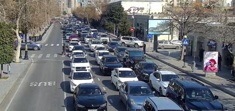 8 mart Bakıda tıxac yaratdı - FOTO