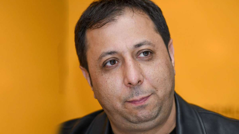 Elməddin Cəfərov: Heç vaxt qadın paltarı geyinmərəm