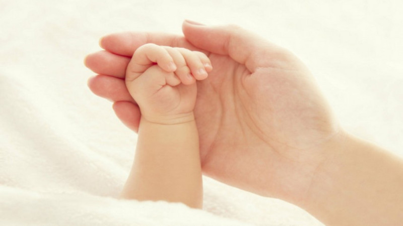 4 gün komada qalan hamilə sağlam körpə dünyaya gətirib