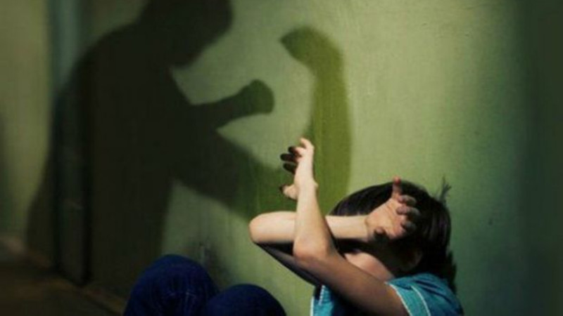 Şagirdləri dəyənəklə döyən müəllimin səs yazısı yayıldı 