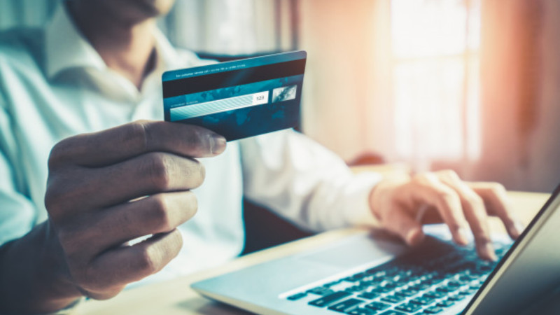 Vətəndaşların bank kartlarından 32 min manatdan çox vəsait oğurlanıb