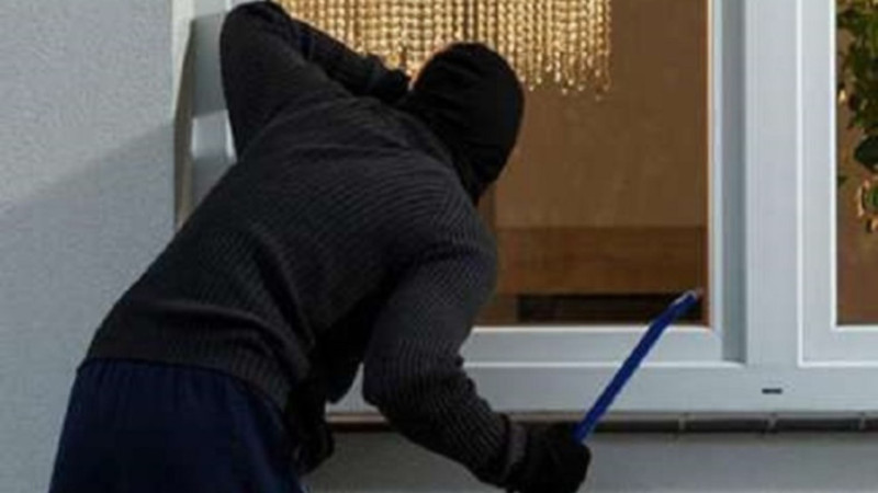 Bakıda evdən 90 minlik OĞURLUQ