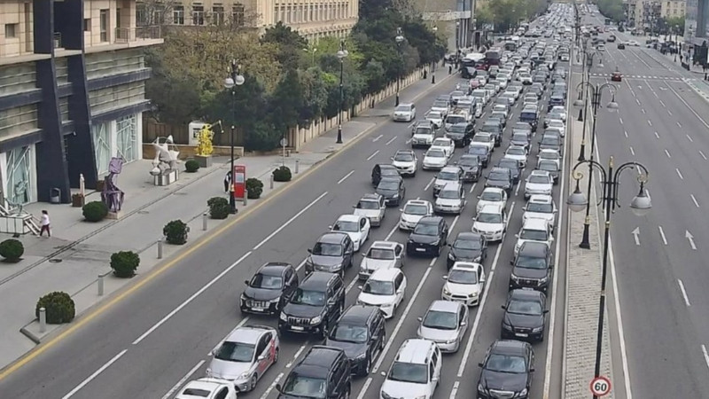 Bakının bir sıra yollarında tıxac müşahidə olunur