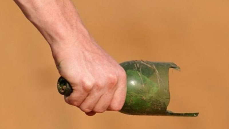 Bakıda qadın toya getdiyi üçün BUTULKA İLƏ DÖYÜLDÜ