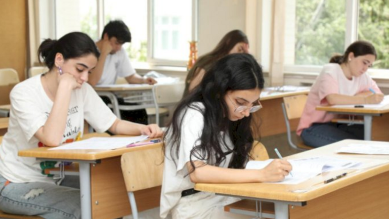 Bazar günü 9-cu sinif şagirdləri buraxılış imtahanı verəcək