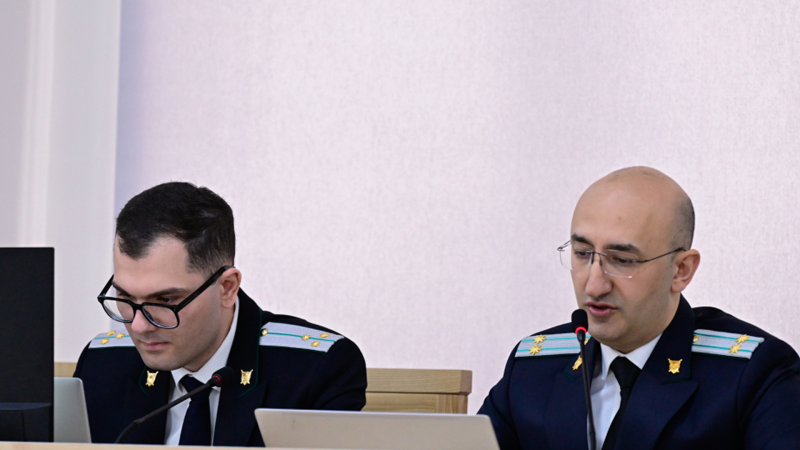 Artur Abramyan: “Yerevandan göndərilən pulları Köçəryan qəbul edir, paylamaq üçün Petrosyana verirdi”