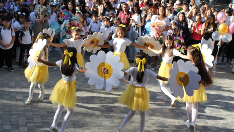 Bakıdakı məktəbdə qaraçılar günü… - İDDİA + YENİLƏNİB