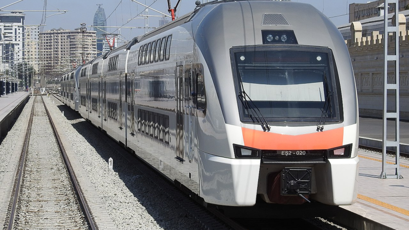 Sürət qatarlarında problem yaranıb, turniketlər işləmir