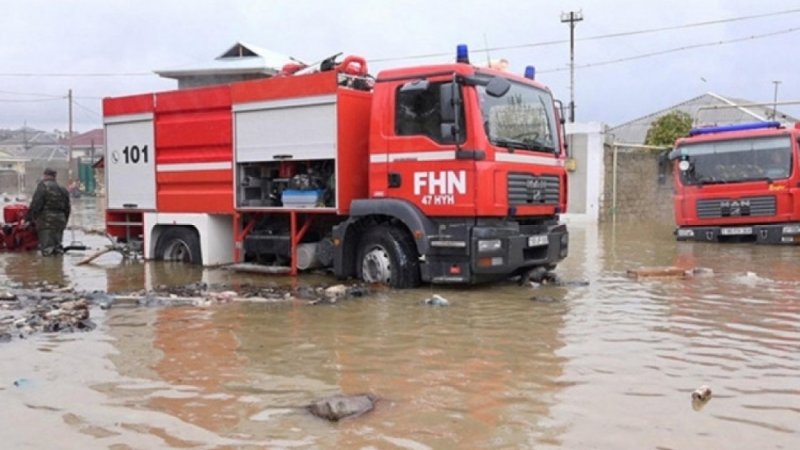 Su basmış yerlərdən 135 nəfər xilas edilib - 33-ü uşaqdır