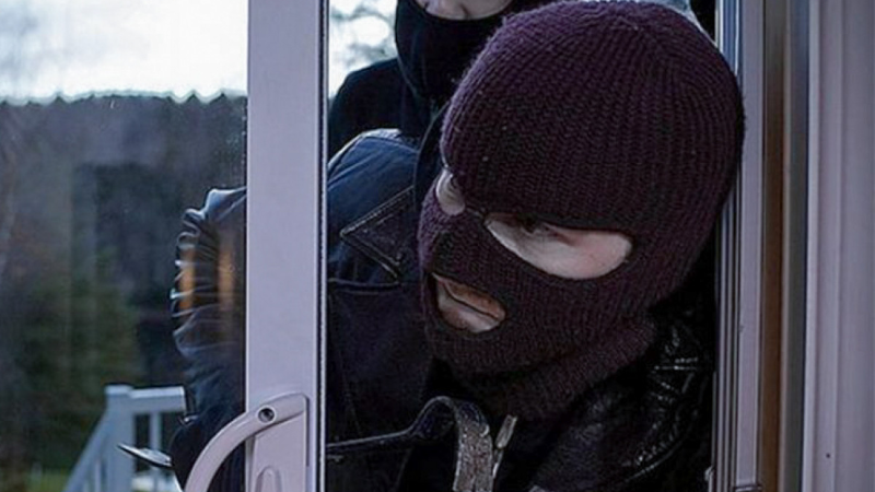 Bakıda evdən 17 minlik OĞURLUQ