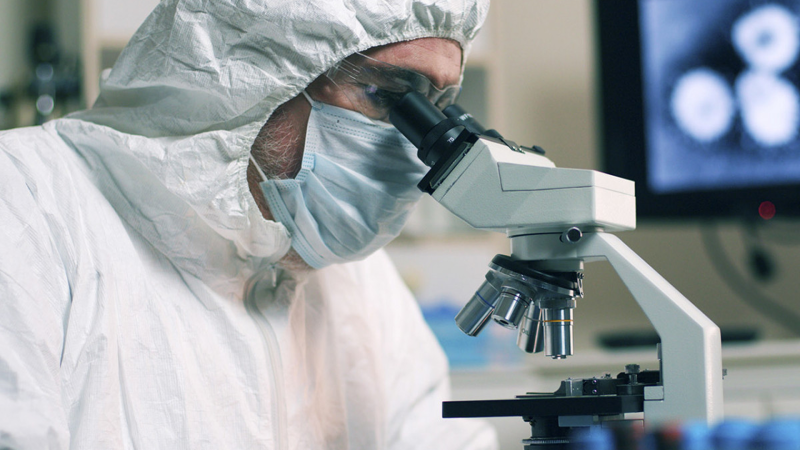 COVID-19-la mübarizədə iştirak edən tibb işçilərinin əməkhaqlarına əlavənin müddəti artırılıb