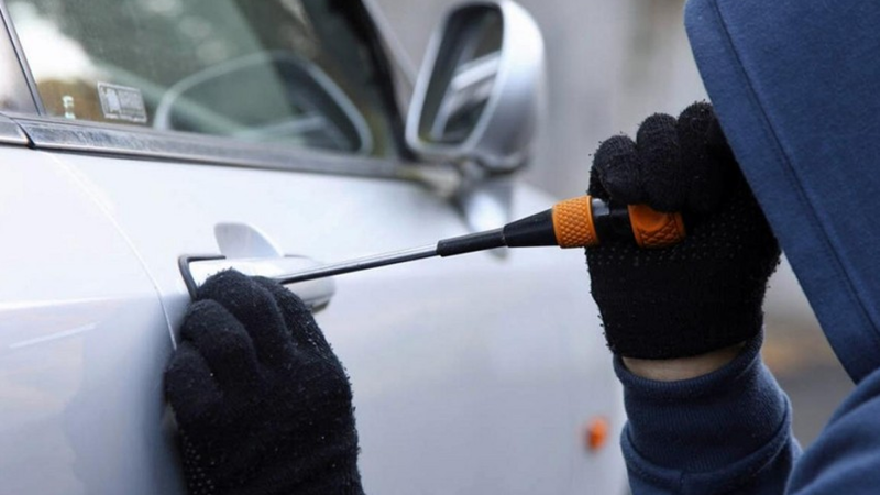 Binəqədi rayonunda avtomobillərdən oğurluq edən şəxslər saxlanılıblar