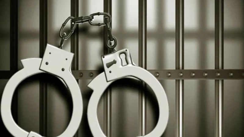 Axtarışdaydı, tapılanda üstündən narkotik çıxdı