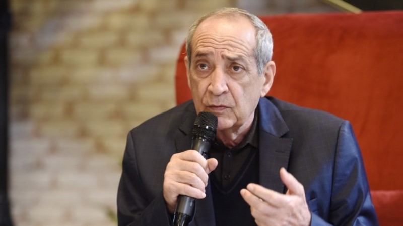 Rasim Balayev Kino Agentliyinin yeni rəhbərini tanımır Rasim Balayev Kino Agentliyinin yeni rəhbərini tanımır