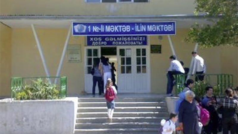 Xırdalanda məktəbli direktor tərəfindən döyülüb? - RƏSMİ AÇIQLAMA + YENİLƏNİB