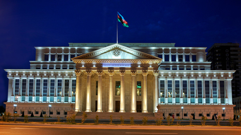 Bu halda işdən çıxarılan işçiyə əmək haqqı ödənilməlidir – Ali Məhkəmə   
